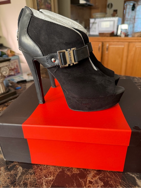 G by GUESS Shoes - Brand new G by Guess platform heels size 6.5 M